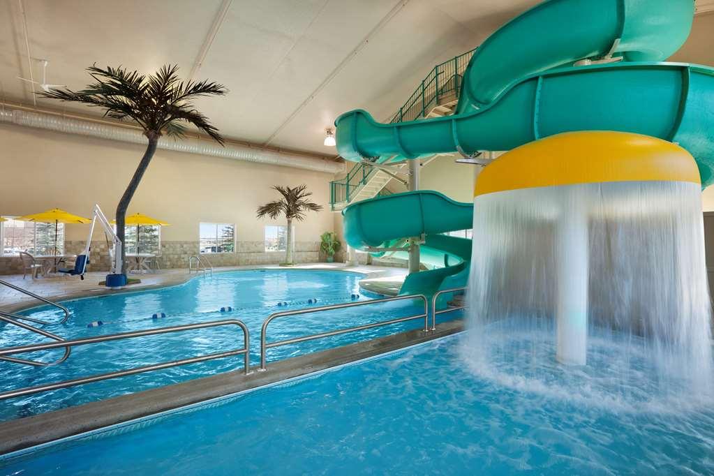 Country Inn & Suites By Radisson Bismarck Waterpark Ngoại thất bức ảnh