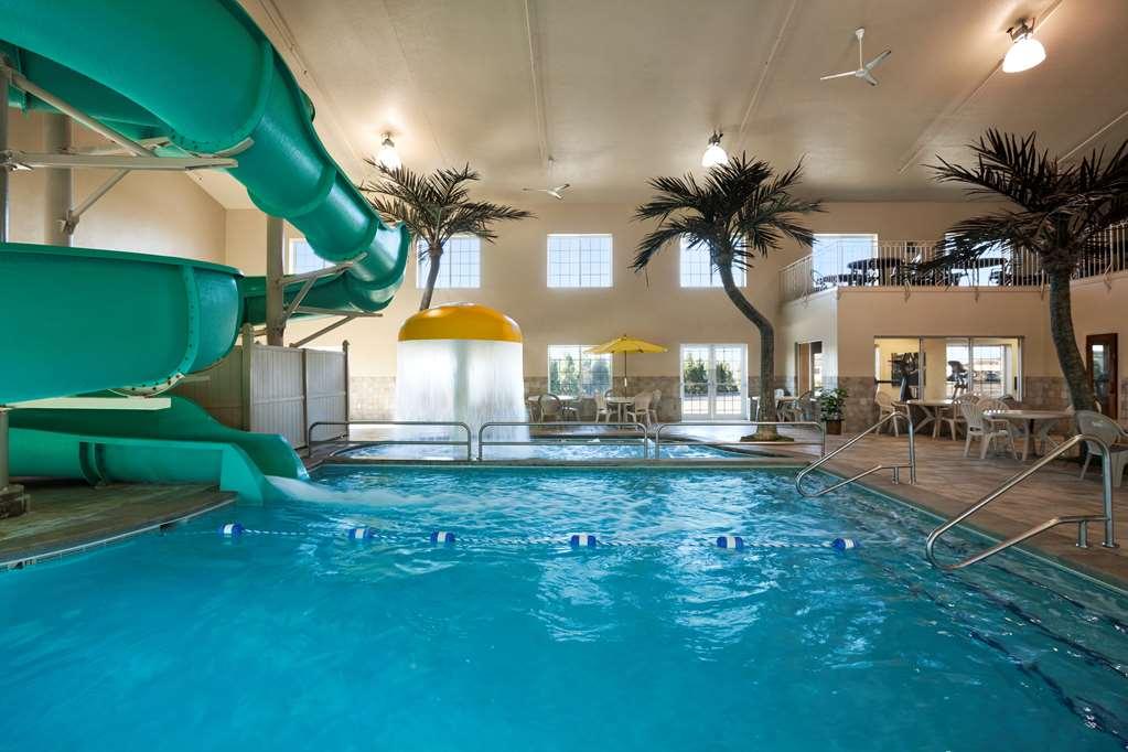 Country Inn & Suites By Radisson Bismarck Waterpark Ngoại thất bức ảnh