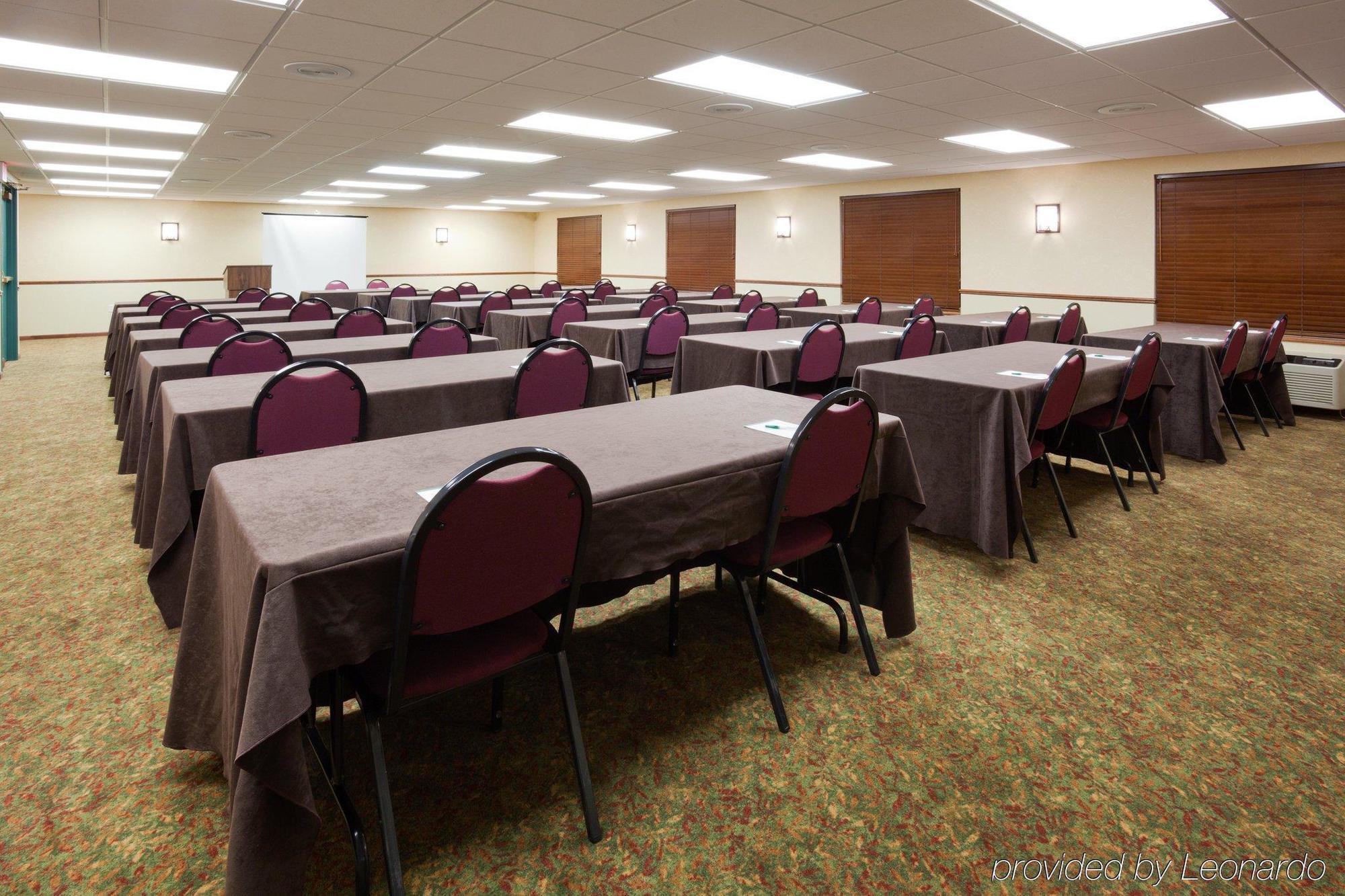 Country Inn & Suites By Radisson Bismarck Waterpark Kinh doanh bức ảnh